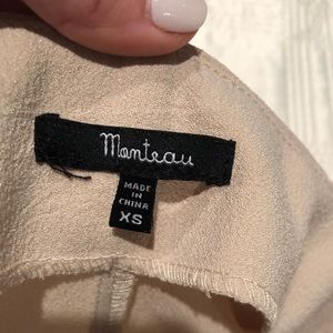 Monteau Shorts - Tan Monteau fitted scallop shorts Monteau Shorts - Tan Monteau fitted scallop shorts